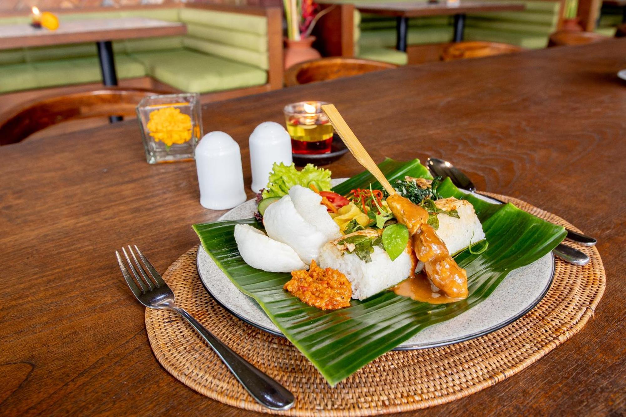 Anumana Ubud Hotel Экстерьер фото